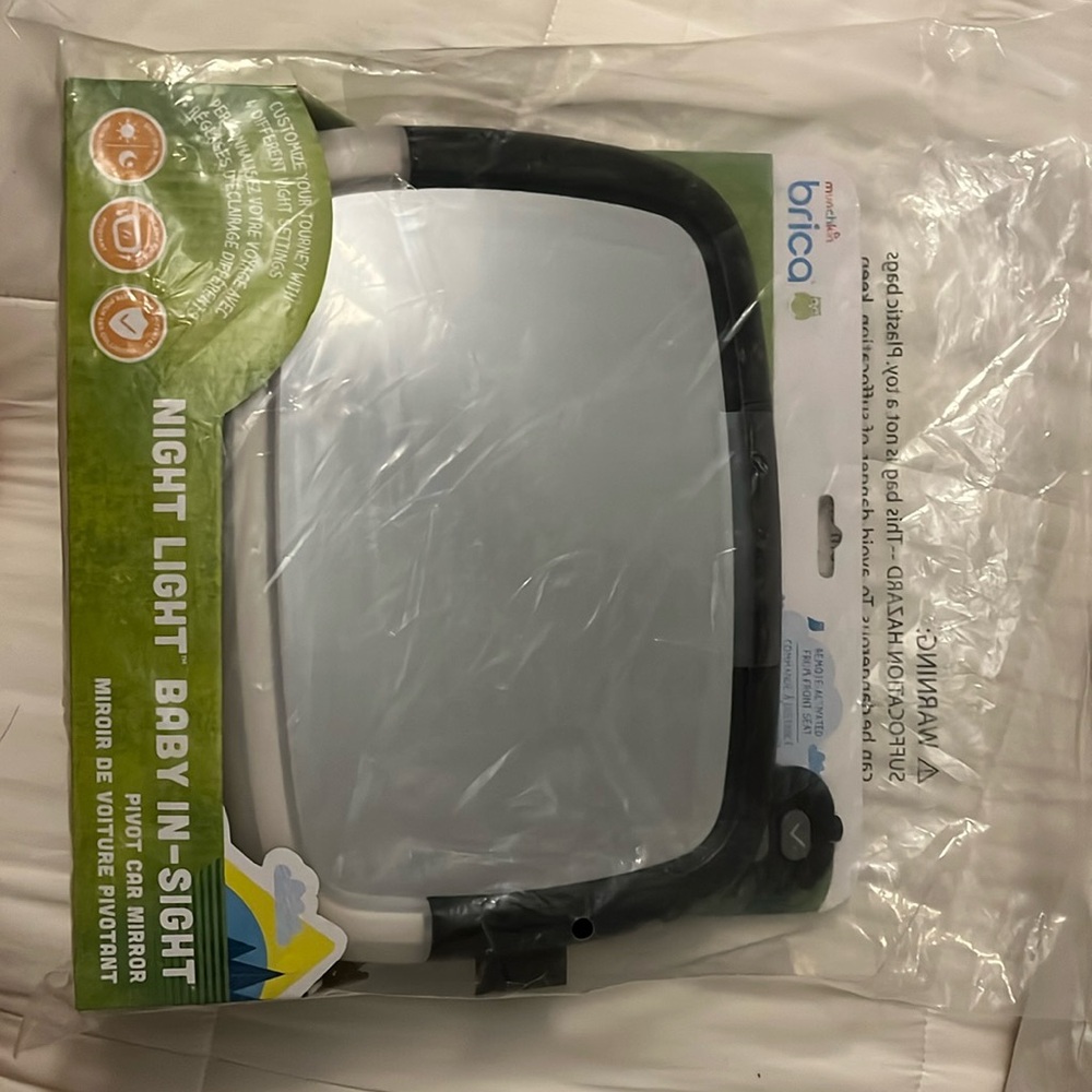 NEW IN BOX Munchkin Brica Night Light Baby In Sight Pivot Car Mirror